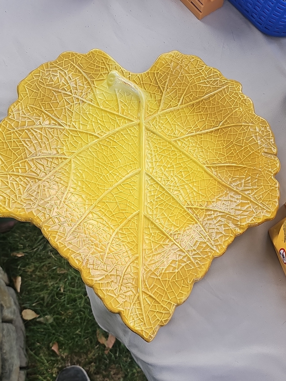 Leaf-Shaped Ceramic Serving Platter in Yellow